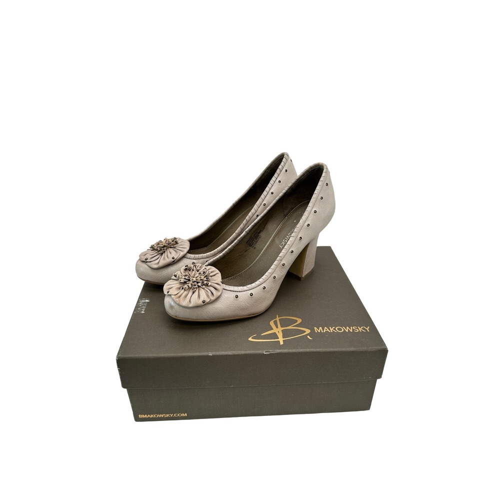 B. Makowsky Sindy Taupe Leather Rosette Block Heel Pumps Womens 7M